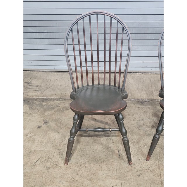 Wood Pair of Late 20th Century David T Smith Bow Back Windsor Chairs Dark Green Finish Ohio Bench Made For Sale - Image 7 of 9