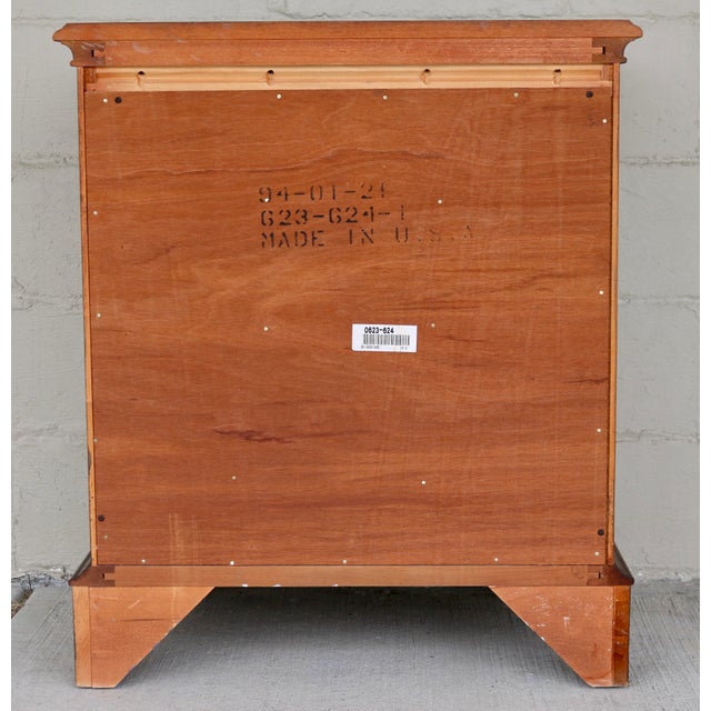 Traditional 1990s Lexington Furniture Traditional Cherry Inlaid 4-Drawer Bachelor's Chest / Nightstand For Sale - Image 3 of 18