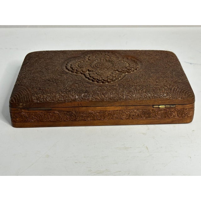 Anglo-Indian Carved Box: 19th Century Jama Masjid Miniature Painting For Sale - Image 6 of 10