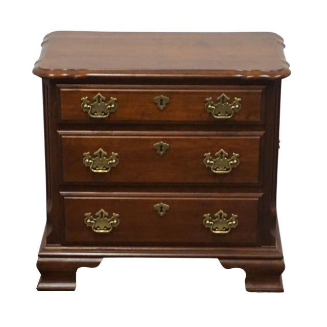 Traditional Pennsylvania House Solid Cherry Traditional Style 24" Accent Chairside Chest End Table / Nightstand For Sale - Image 3 of 12