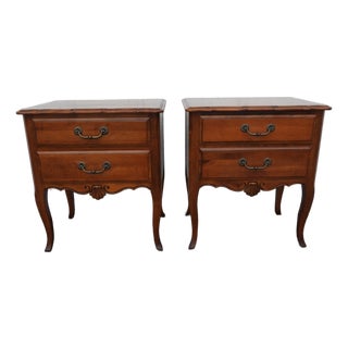 Ethan Allen French Carved Large Nightstands Bedside End Tables a Pair 6021 For Sale