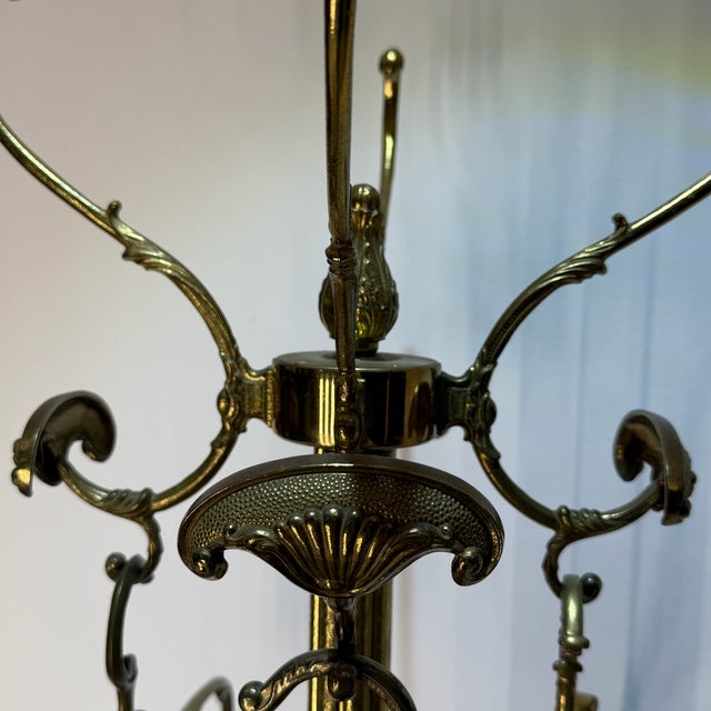 The item is in excellent vintage condition. The brass has a beautiful shine, with only very minor signs of age-related...