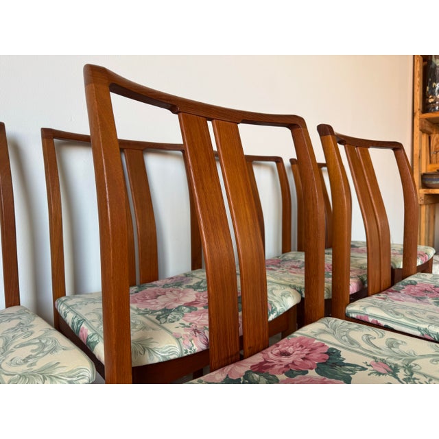 1960s Set of Six – Mid-Century Danish Modern Teak Dining Chairs, Attributed to Linde Nilsson for Lammhults, Sweden For Sale - Image 5 of 12