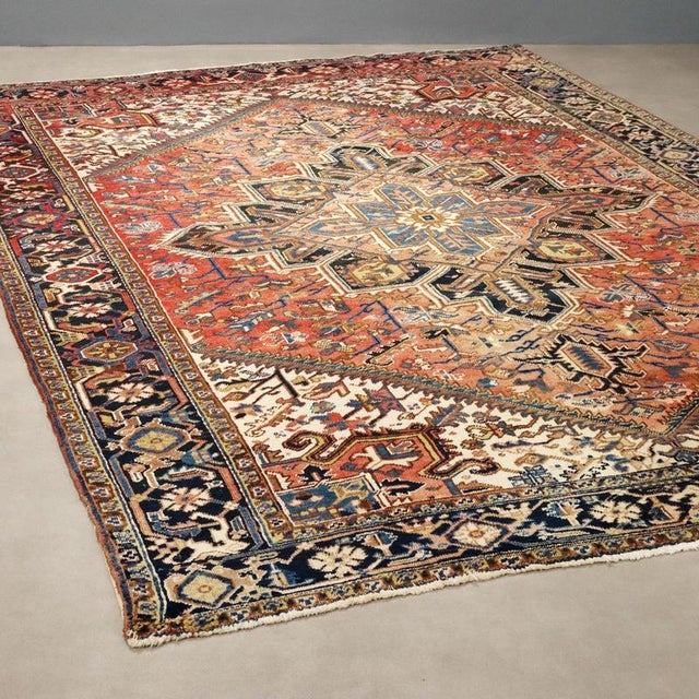 Red Middle Eastern Heriz Rug in Wool For Sale - Image 8 of 8