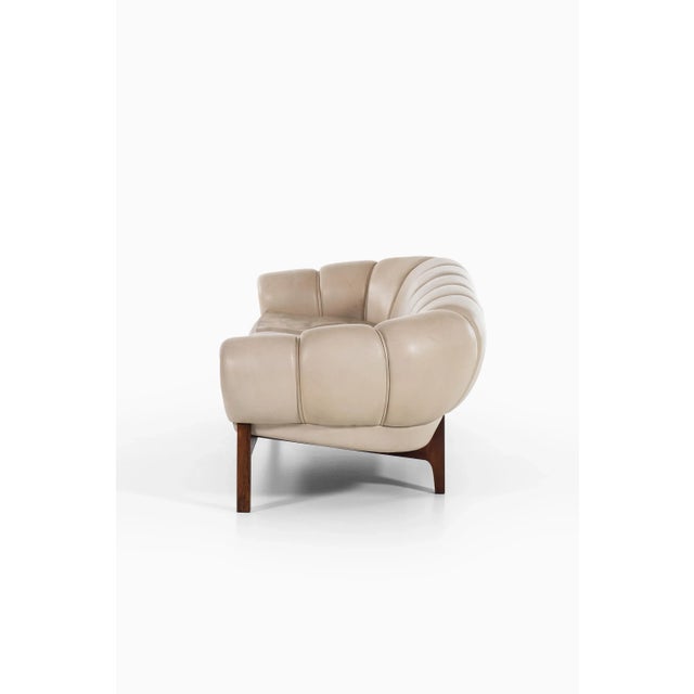Cream Rosewood Model Croissant Sofa by Illum Wikkelsø, 1950s For Sale - Image 8 of 14