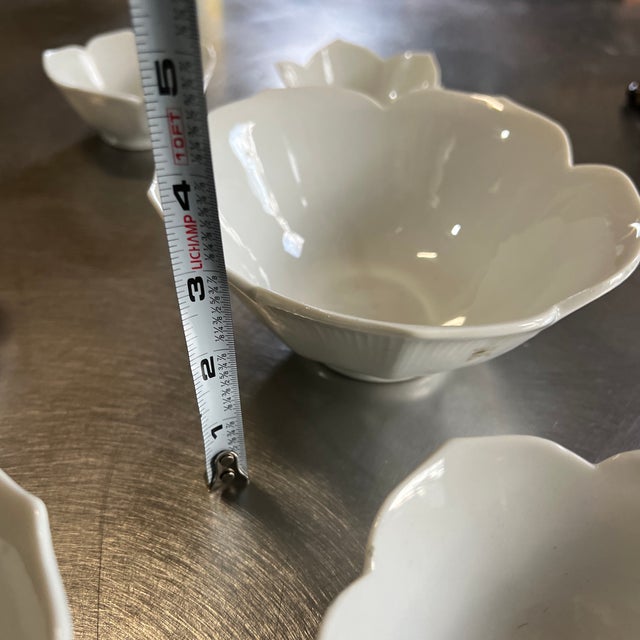 Ceramic 1970s Collection of Ceramic White Lotus Nesting Bowls- Set of 7 For Sale - Image 7 of 12