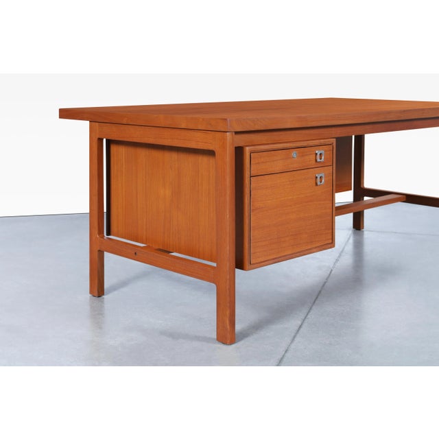 1960s Danish Modern Executive Teak Desk by Arne Vodder for h.p. Hansen For Sale In Los Angeles - Image 6 of 12