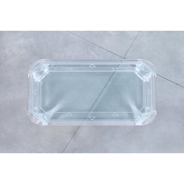 1980s Mid-Century Modern Two-Tiered Lucite Coffee Table by Les Prismatiques For Sale - Image 9 of 11