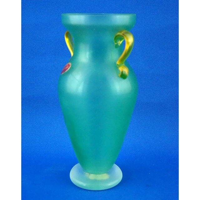 Item : A magnificent two-handled amphora vase in sommerso blown Murano glass, acid-treated and finished with a metallic...