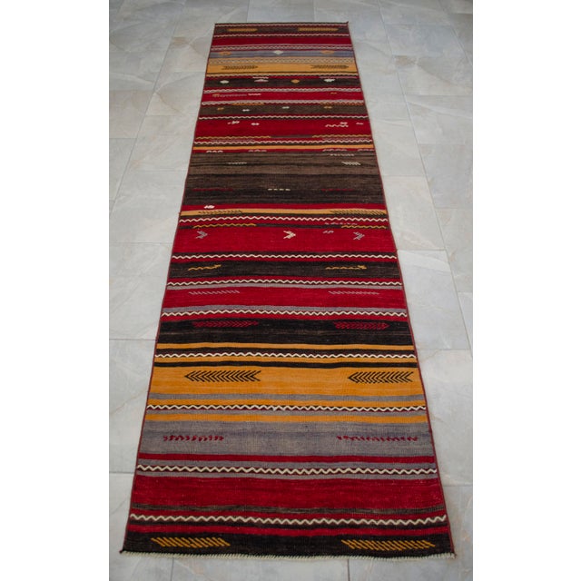 Vintage Turkish Runner Rug Handmade Embroidered Wool Kilim Rug Hallway Runner Rug Kitchen Decor - 2′6″ × 9′1″ For Sale - Image 11 of 14