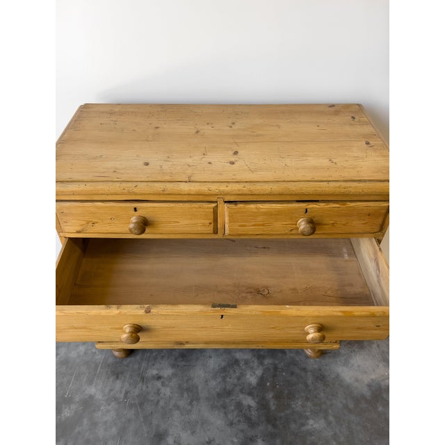 Tan 19th Century English Pine Chest of Drawers For Sale - Image 8 of 12
