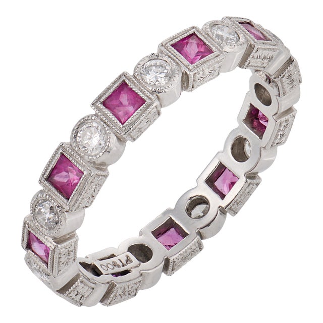 Vintage 1.10 Carat Pink Sapphire Diamond Platinum Band, Size 8 For Sale