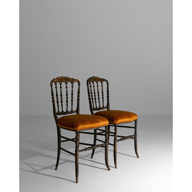Wood 1880s French Napoleon III Chiavari Chairs In Ebonized Wood & Upholstery - A Pair For Sale - Image 7 of 18