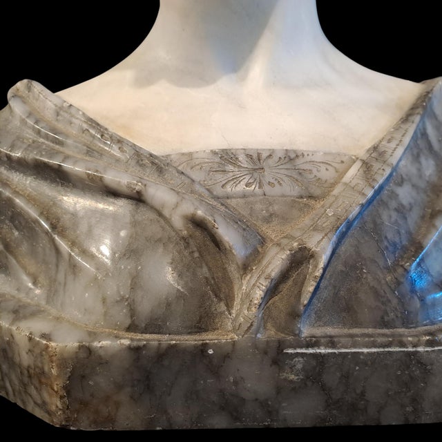 Alberto Currini, Female Figure, 19th-20th Century, Alabaster For Sale - Image 3 of 11