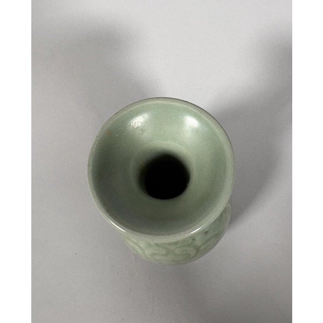 Asian Celadon stoneware vase Longquan Yuan-Ming Dynasty - China For Sale - Image 3 of 7