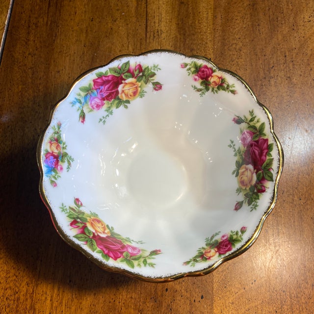 1960s Royal Albert Old Country Roses 6.5” Footed Bowl For Sale - Image 12 of 12