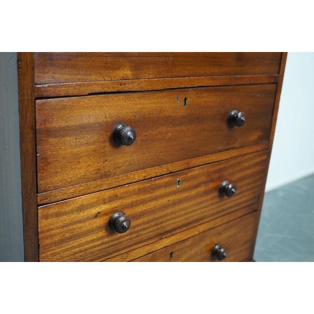 Late Victorian English Mahogany Chest of Drawers, Late 19th Century For Sale - Image 16 of 18