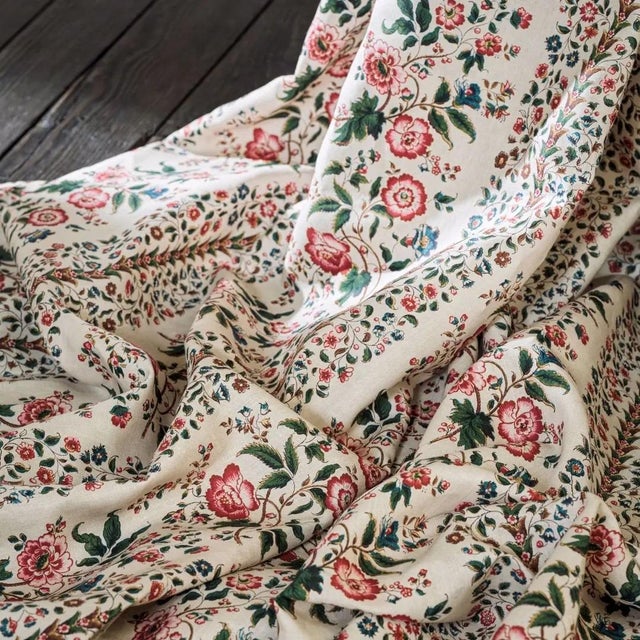 Sanderson Rose Pergola Fabric in Chintz - a sample For Sale - Image 4 of 4