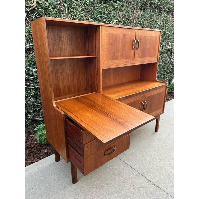 1960s Mid Century Teak Sideboard/Buffet Liquor Bar/Hutch G-Plan For Sale - Image 11 of 13