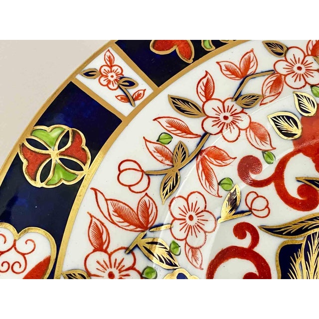 English Antique Imari Plates • Set of Five Dinner Plates For Sale - Image 3 of 12