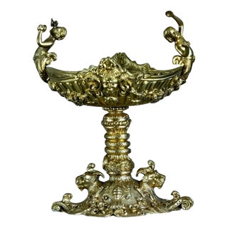 Early 20th Century Rococo Revival French Gilt Bronze Tazza with Putti For Sale