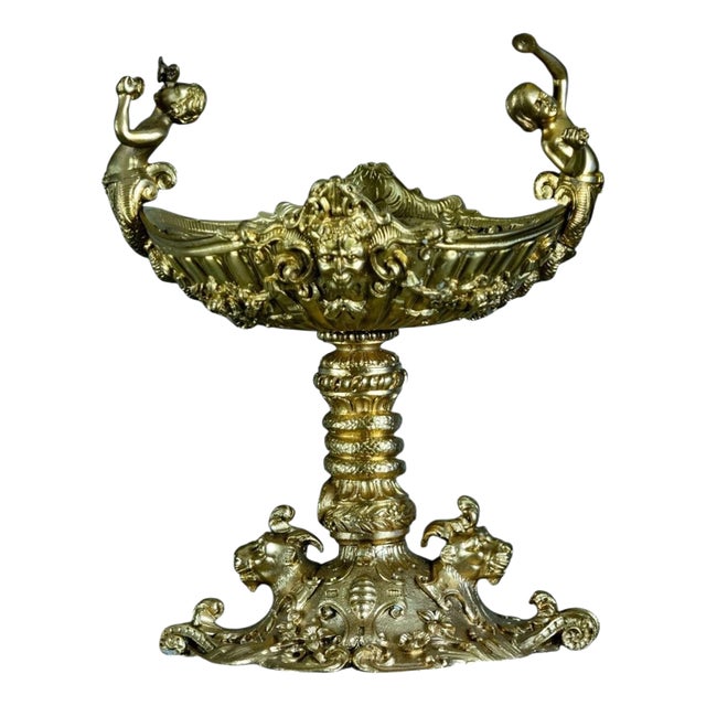 Early 20th Century Rococo Revival French Gilt Bronze Tazza with Putti For Sale