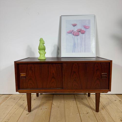 Brown Mid-Century Modern Rosewood Sideboard with Sliding Doors For Sale - Image 8 of 8