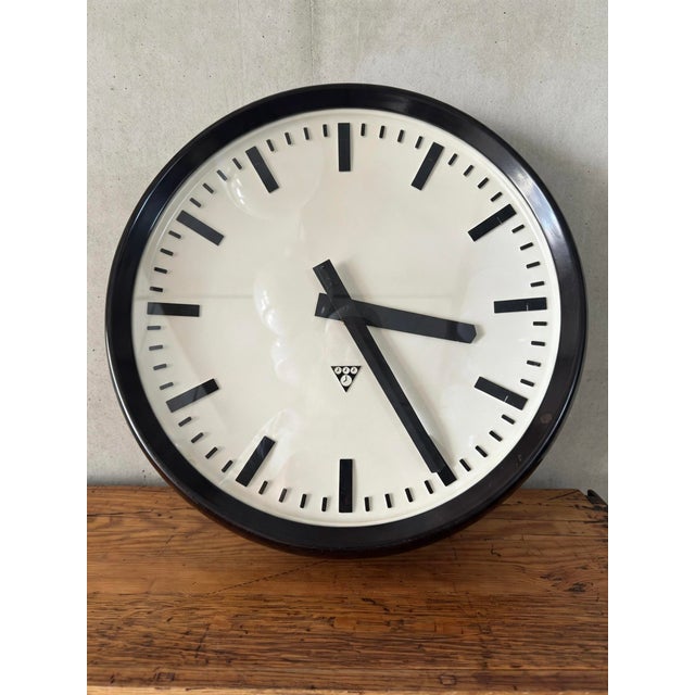 Brown Large Czech Bakelite Office Clocks from Pragotron, 1950s For Sale - Image 8 of 8