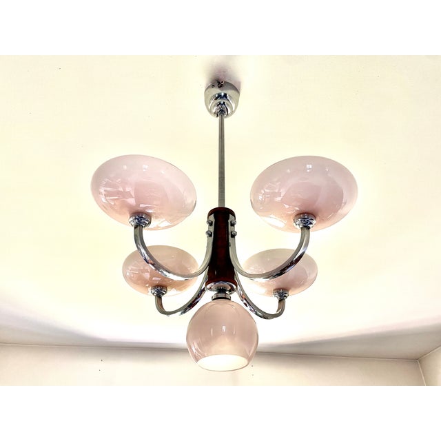 Art Deco Chandelier in Pink Glass, Wood and Chrome, 1930 For Sale - Image 4 of 13