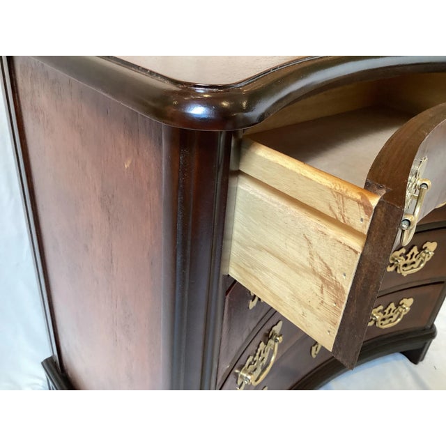 Diminutive Mahogany Convex Front Chair Side Chest For Sale - Image 4 of 8