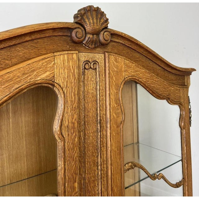 Bookcase Vintage French Louis Xiv Style Oak Glazed Display Cabinet Lot 6490 For Sale - Image 6 of 18