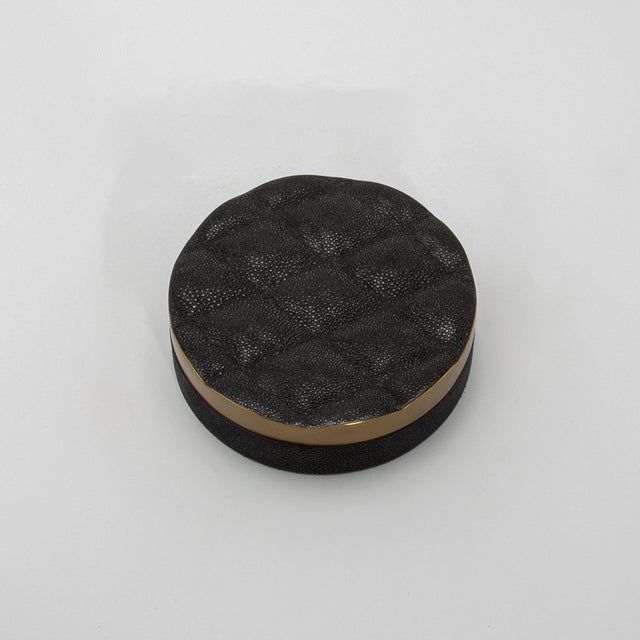 Set of 2 Quilted Boxes in Black Shagreen With Bronze Patina Brass by Kifu Paris For Sale In Los Angeles - Image 6 of 9