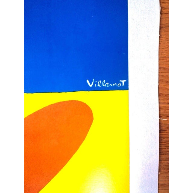 Contemporary Perrier Embrace by Bernard Villemot 1981 Original Printing on Linen l'Entreinte For Sale - Image 3 of 4