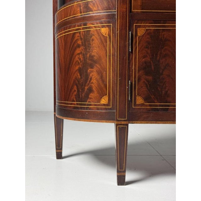 American display cabinet/display case, 1920-1940. Made by geo. C. Flint co. In new york, usa. Made of mahogany. With...