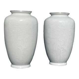 Pair of Hand Painted Japanese Kutani Porcelain Vases For Sale