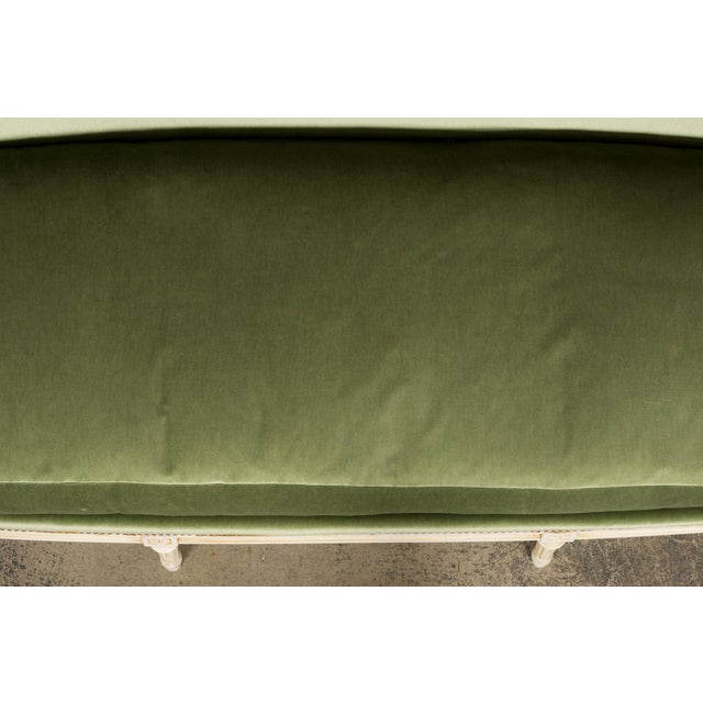 Early 20th Century French Louis XVI Style Painted Canapé in Moss Green Velvet, Provence For Sale - Image 5 of 18
