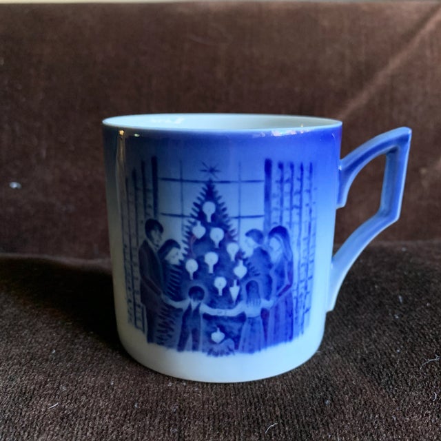 Traditional Vintage 1983 Royal Copenhagen Christmas Mug For Sale - Image 3 of 9