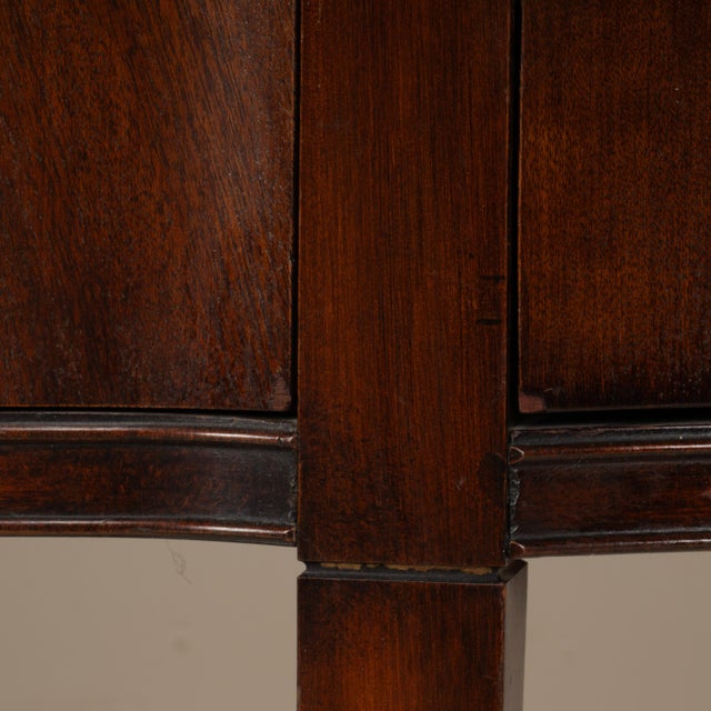 Vintage Mahogany Bow Front Buffet Server Hepplewhite Style Sideboard For Sale - Image 9 of 18