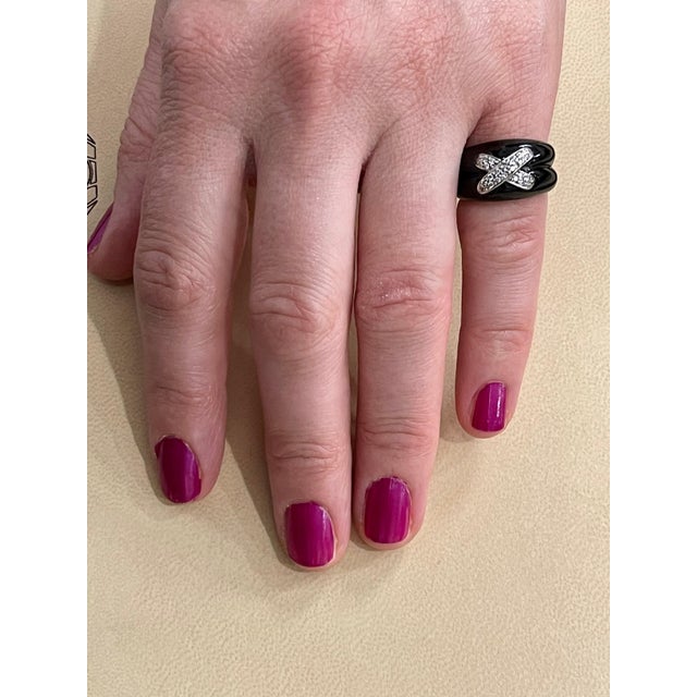 0.2 Carat White Diamond and Black Onyx XO Ring 18 Karat White Gold For Sale - Image 11 of 18