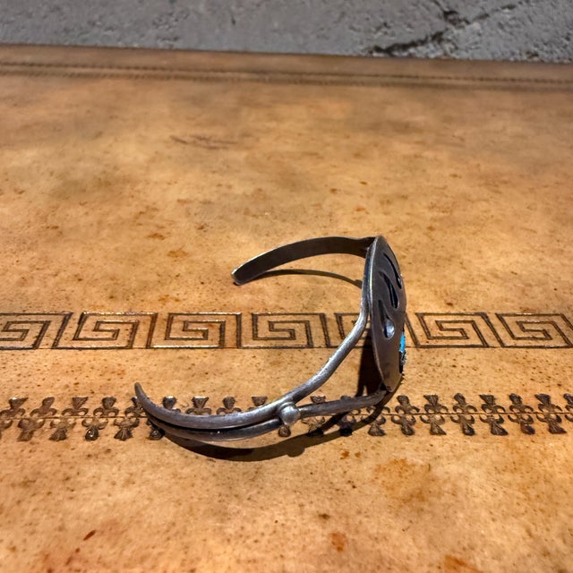 Vintage Native American Navajo Sterling Silver and Turquoise Bear Paw Cuff Bracelet For Sale - Image 9 of 13