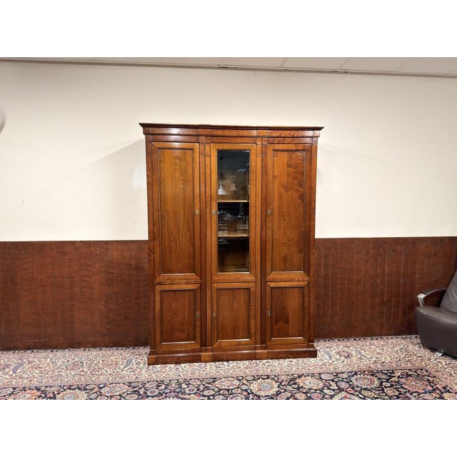 About this Classic Italian Assi D'Asolo Bookcase Classic and Elegant | Antique desk accessories in Italian and Classic...