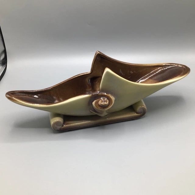1950s Hull Parchment and Pine Console Planter/Vase For Sale - Image 5 of 13
