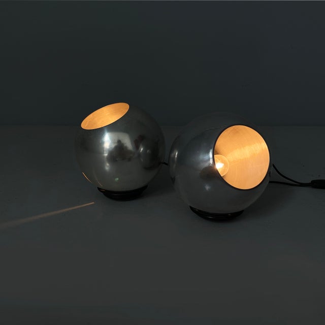 Italian mid-century modern table lamps 586 by Gino Sarfatti for Arteluce, 1960s Pair of model 586 table lamps with...