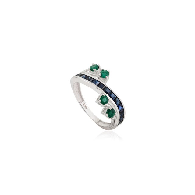 Modern 925 Sterling Silver Emerald & Blue Sapphire Channel-Set Band Ring - Size 7 For Sale - Image 3 of 11