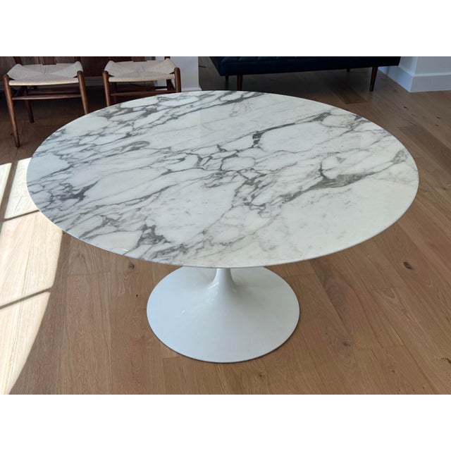 Mid-Century Modern Saarinen Round Dining Table 54" Knoll For Sale - Image 3 of 11
