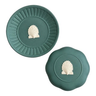 Vintage Wedgwood Jasperware Teal Green Scallop Shell Petite Trinket Dish & Lidded Box For Sale