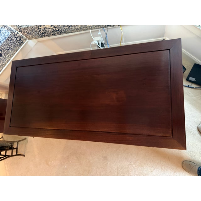 Traditional Mid-20th Century Federal-Style Kneehole Desk With Chinoiserie Accents For Sale - Image 3 of 8