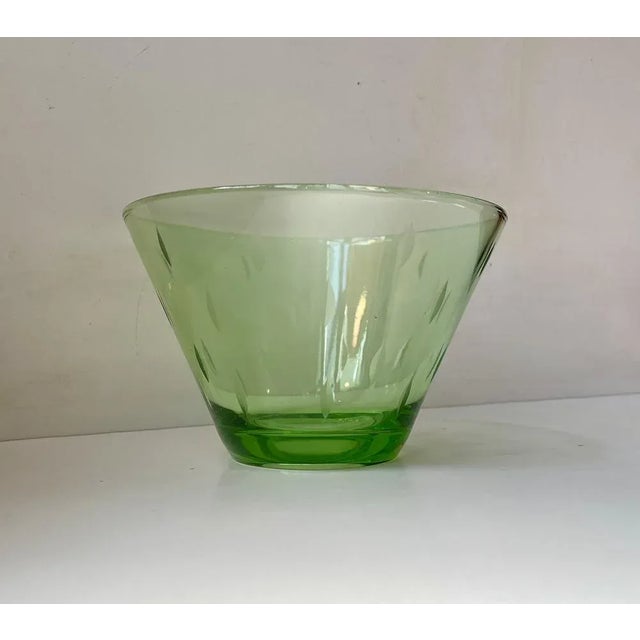Uranium Green Art Glass Bowl with Arrows by Jacob E. Bang for Holmegaard, 1930s For Sale - Image 4 of 6