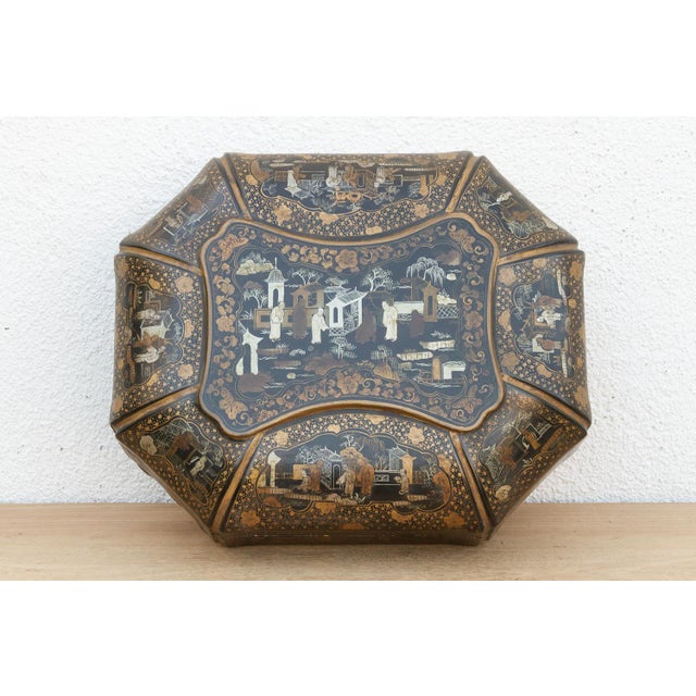 1960s Large Vintage Black & Gold Chinoiserie Box For Sale - Image 5 of 8