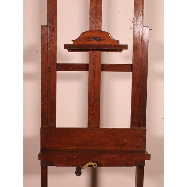 Superb 19th-century oak and walnut painter's easel with a worm gear Very beautiful easel with a walnut base and the rest...